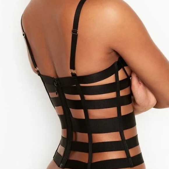 Victoria secrets bondage corset in black. Size SP - Picture 2 of 6